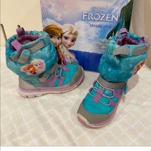 Girls frozen snow boots